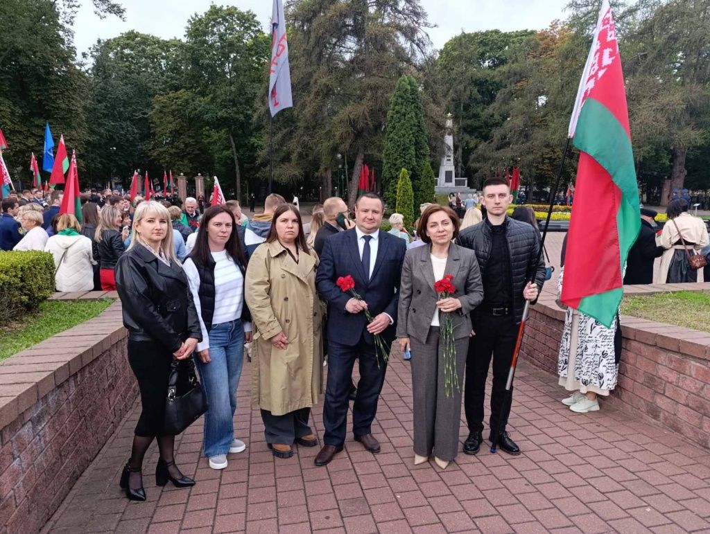 IMG51-V.jpg IMG51-V.jpg