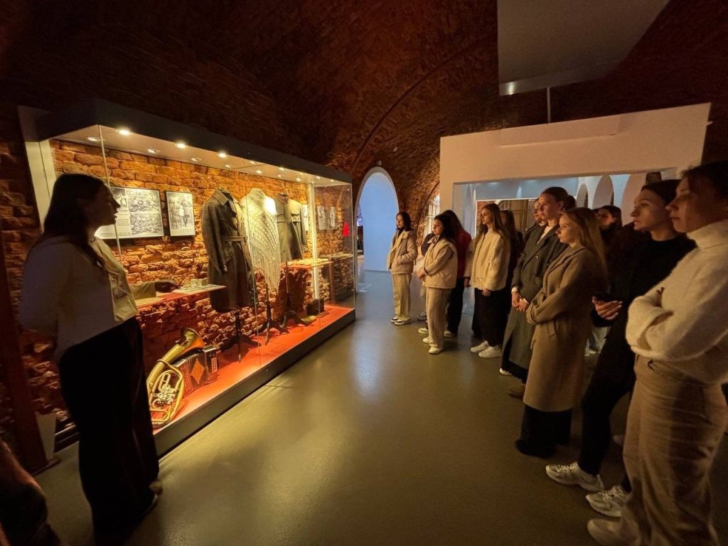 IMG_20250925_143654_860.jpg IMG_20250925_143654_860.jpg